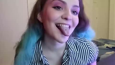 Snapshot of purpurfoxy chatting on 11-22-25, 07:02 Elias online show from 11-22-25, 07:02