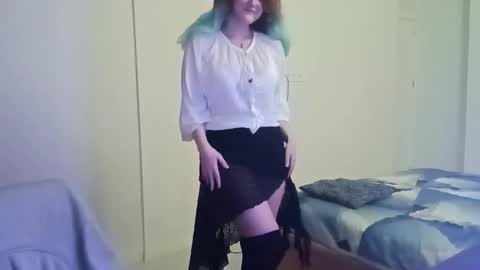 Snapshot of purpurfoxy chatting on 12-04-25, 10:29 Elias online show from 12-04-25, 10:29