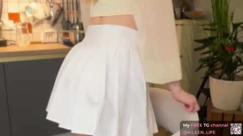 Snapshot of purrpure chatting on 09-23-25, 07:28 Aileen online show from 09-23-25, 07:28