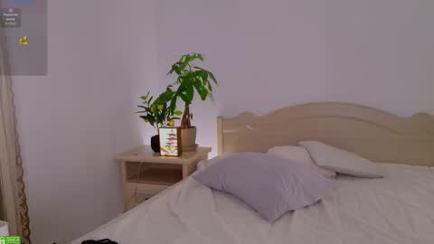 Snapshot of pusichka_ chatting on 11-09-25, 09:07 Diana Onlyfans online show from 11-09-25, 09:07