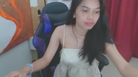 Snapshot of pussiswet_xx chatting on 03-27-26, 11:43 jessy online show from 03-27-26, 11:43
