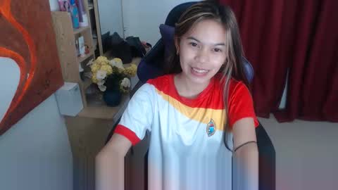 Snapshot of pussiswet_xx chatting on 06-04-26, 12:11 jessy online show from 06-04-26, 12:11