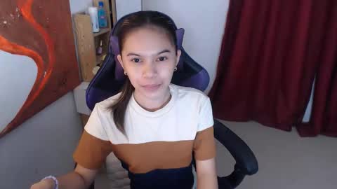 Snapshot of pussiswet_xx chatting on 06-05-26, 12:11 jessy online show from 06-05-26, 12:11