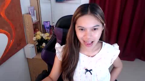 Snapshot of pussiswet_xx chatting on 06-08-26, 12:49 jessy online show from 06-08-26, 12:49