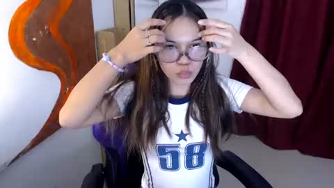 Snapshot of pussiswet_xx chatting on 06-16-26, 05:54 jessy online show from 06-16-26, 05:54