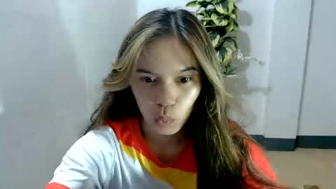 Snapshot of pussiswet_xx chatting on 07-02-26, 12:22 jessy online show from 07-02-26, 12:22