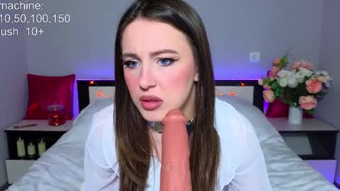 Monica online show from 02-19-25, 04:44