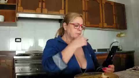 Snapshot of pussy_boom4u chatting on 01-25-25, 01:19 Mary online show from 01-25-25, 01:19