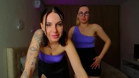 Lina and Julia online show from 11-11-25, 04:40