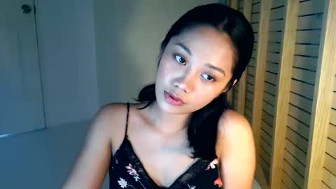 Snapshot of pussyc4t_doll chatting on 11-19-25, 01:00 Marj33 online show from 11-19-25, 01:00