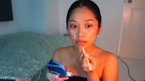 Snapshot of pussyc4t_doll chatting on 11-24-25, 04:23 Marj33 online show from 11-24-25, 04:23