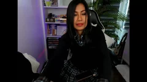 Snapshot of pussycash chatting on 12-23-25, 12:30 POCCA online show from 12-23-25, 12:30