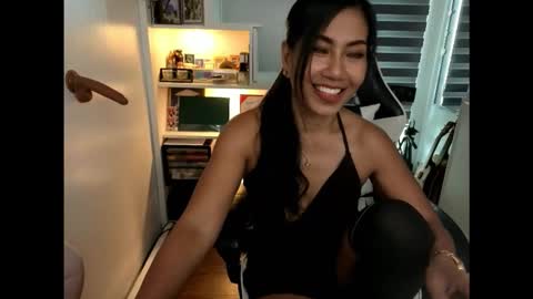 Snapshot of pussycash chatting on 01-15-26, 05:01 POCCA online show from 01-15-26, 05:01