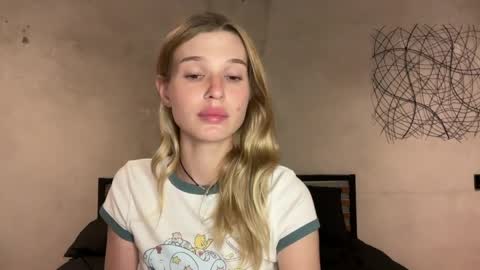 Lina online show from 03-26-26, 02:33