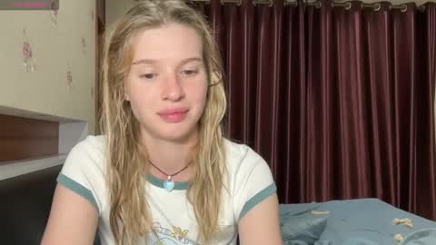 Lina online show from 04-15-26, 04:25