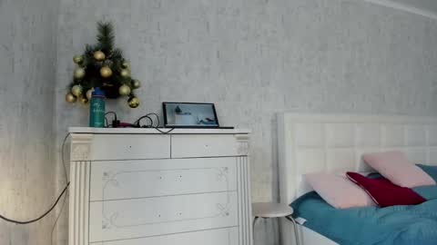 Love online show from 12-24-24, 06:44