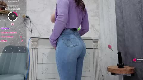 Snapshot of pussysweet9 chatting on 05-18-26, 01:50 Love online show from 05-18-26, 01:50