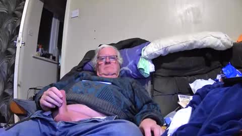 Snapshot of pusyrubber chatting on 01-10-26, 09:41 Genital sucker online show from 01-10-26, 09:41