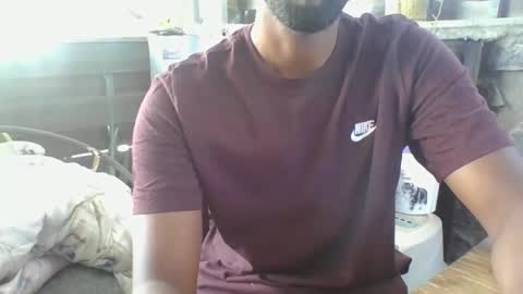 Snapshot of python974 chatting on 01-05-25, 09:59 Python online show from 01-05-25, 09:59