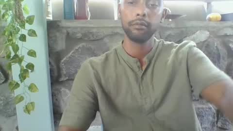 Snapshot of python974 chatting on 02-21-25, 09:24 Python online show from 02-21-25, 09:24