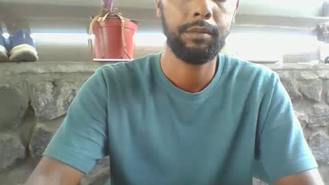 Snapshot of python974 chatting on 11-21-25, 10:36 Python online show from 11-21-25, 10:36