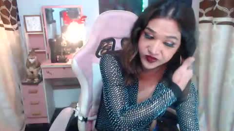 Queen Agatha online show from 10-06-25, 03:42