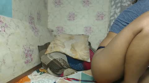 Snapshot of qeen_sexy chatting on 05-21-26, 05:36 queen sexy online show from 05-21-26, 05:36