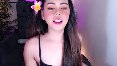 Snapshot of qt_luna18 chatting on 12-06-24, 05:11 qt_luna18 online show from 12-06-24, 05:11