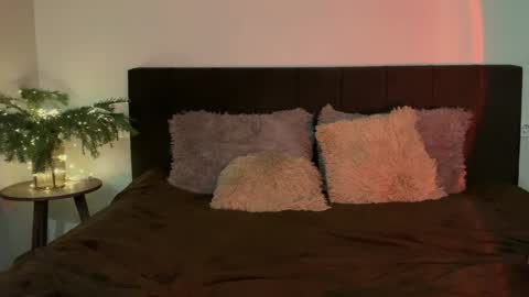 Ariel online show from 12-30-24, 02:53