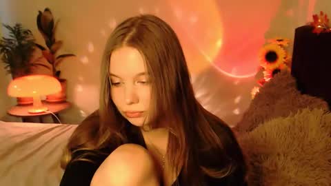 Ariel online show from 10-31-25, 01:01