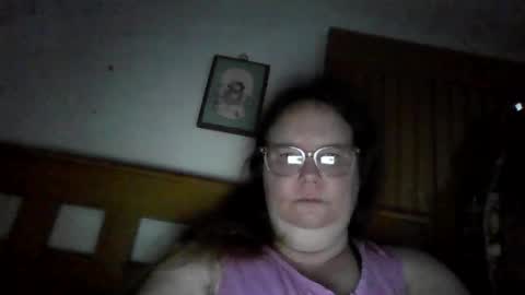 Snapshot of queen211869 chatting on 12-15-25, 12:42 Queenjenny online show from 12-15-25, 12:42