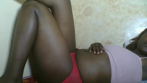 Snapshot of queen315810 chatting on 02-28-26, 08:04 queen315810 online show from 02-28-26, 08:04