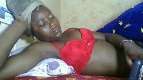 Snapshot of queen315810 chatting on 03-05-26, 03:24 queen315810 online show from 03-05-26, 03:24