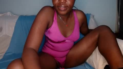 Snapshot of queen_12344 chatting on 02-23-25, 12:51 emmie online show from 02-23-25, 12:51