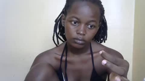 Snapshot of queen_banice chatting on 12-16-25, 07:24 queen_banice online show from 12-16-25, 07:24