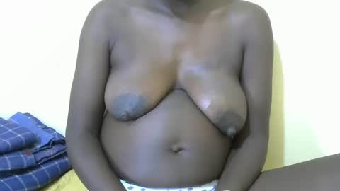 queen_berry1 online show from 02-23-25, 06:49