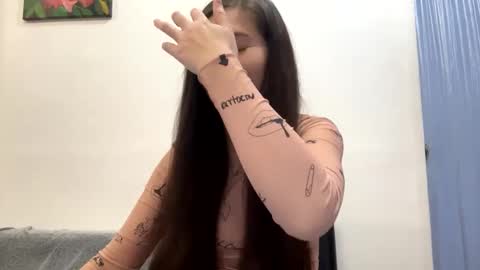 Snapshot of queen_chatur chatting on 01-10-25, 03:37 Viktoria online show from 01-10-25, 03:37