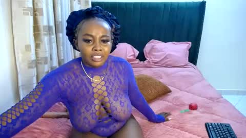 QUEEN  DOLY online show from 06-26-26, 01:21