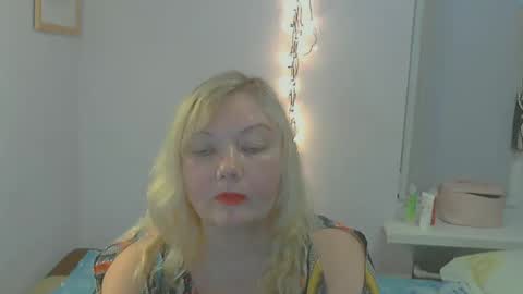 queen_jane8 online show from 03-01-25, 04:00