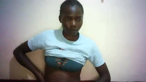 Snapshot of queen_joan chatting on 02-16-25, 04:53 queen_joan online show from 02-16-25, 04:53