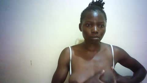 Snapshot of queen_joan chatting on 02-21-25, 03:32 queen_joan online show from 02-21-25, 03:32