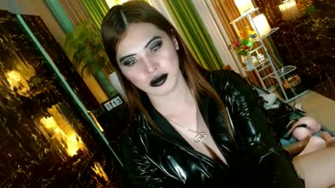 Snapshot of queen_kendalx19 chatting on 06-13-26, 01:42 Kendal online here from 6am-3pm philippine time online show from 06-13-26, 01:42