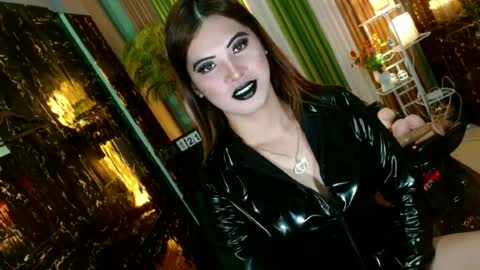 Snapshot of queen_kendalx19 chatting on 06-21-26, 12:13 Kendal online here from 6am-3pm philippine time online show from 06-21-26, 12:13