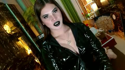 Snapshot of queen_kendalx19 chatting on 06-24-26, 02:16 Kendal online here from 6am-3pm philippine time online show from 06-24-26, 02:16