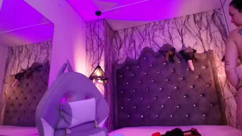 Snapshot of queen_nyxx chatting on 05-27-26, 02:08 QueenNyx online show from 05-27-26, 02:08