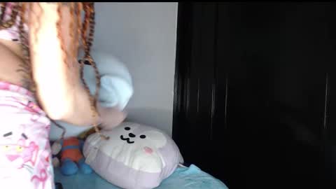 queen_of_m111lk online show from 11-21-25, 02:21