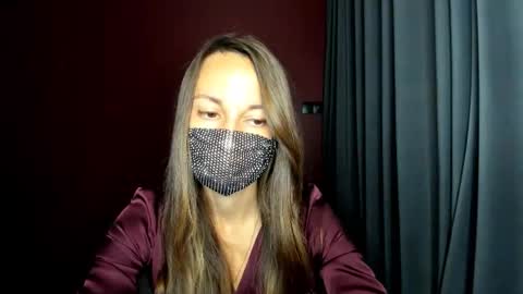 Snapshot of queen_of_moon chatting on 10-09-25, 08:12 Alisa online show from 10-09-25, 08:12