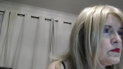 Snapshot of queen_of_the_deck chatting on 07-03-26, 01:34 Topaz blue dreamo989n999 online show from 07-03-26, 01:34