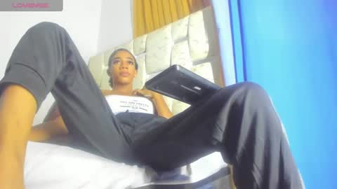 Snapshot of queen_rifanny chatting on 06-22-26, 02:02 kailani online show from 06-22-26, 02:02