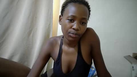 queen_slender online show from 05-05-26, 07:49